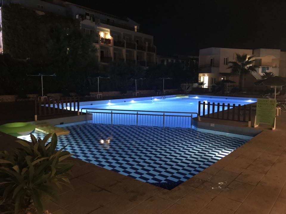 Pool Hotel Kathrin Beach