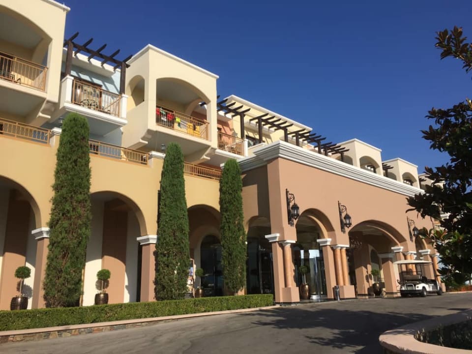 Hotel od frontu Lindos Imperial Resort & Spa