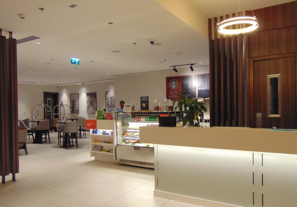 Gastro Hampton By Hilton Dubai Airport