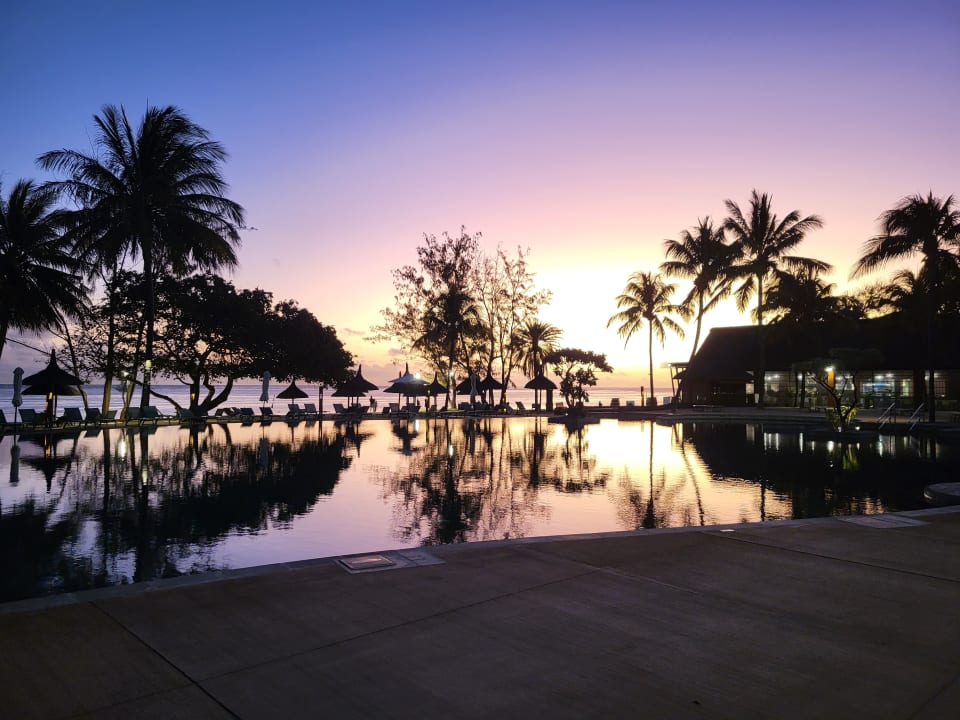 Pool Outrigger Mauritius Beach Resort