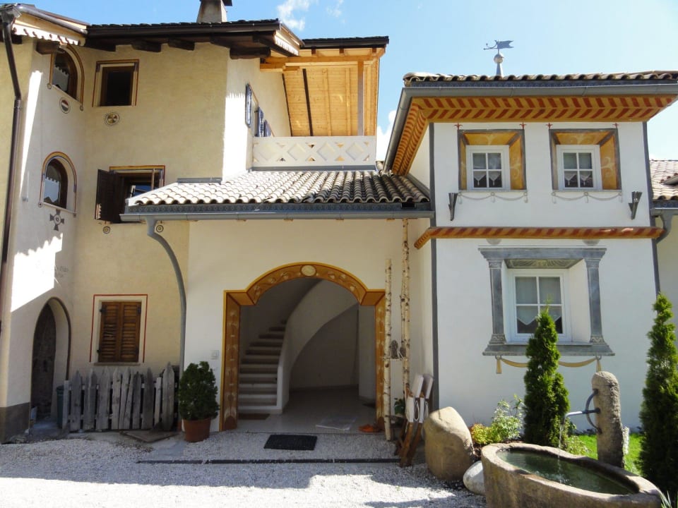 Eingangsbereich, Treppe hoch zur Ferienwohnung Naturoase Stegerhof