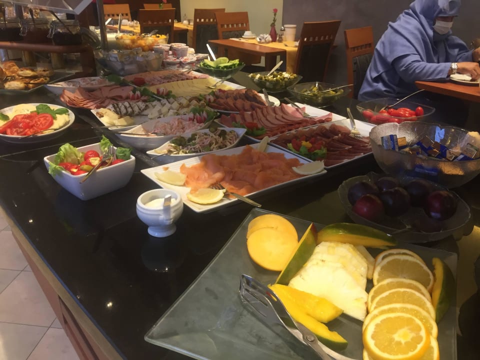 Urozmaicone śniadanie warte  hotelu 4* Hotel Präsident