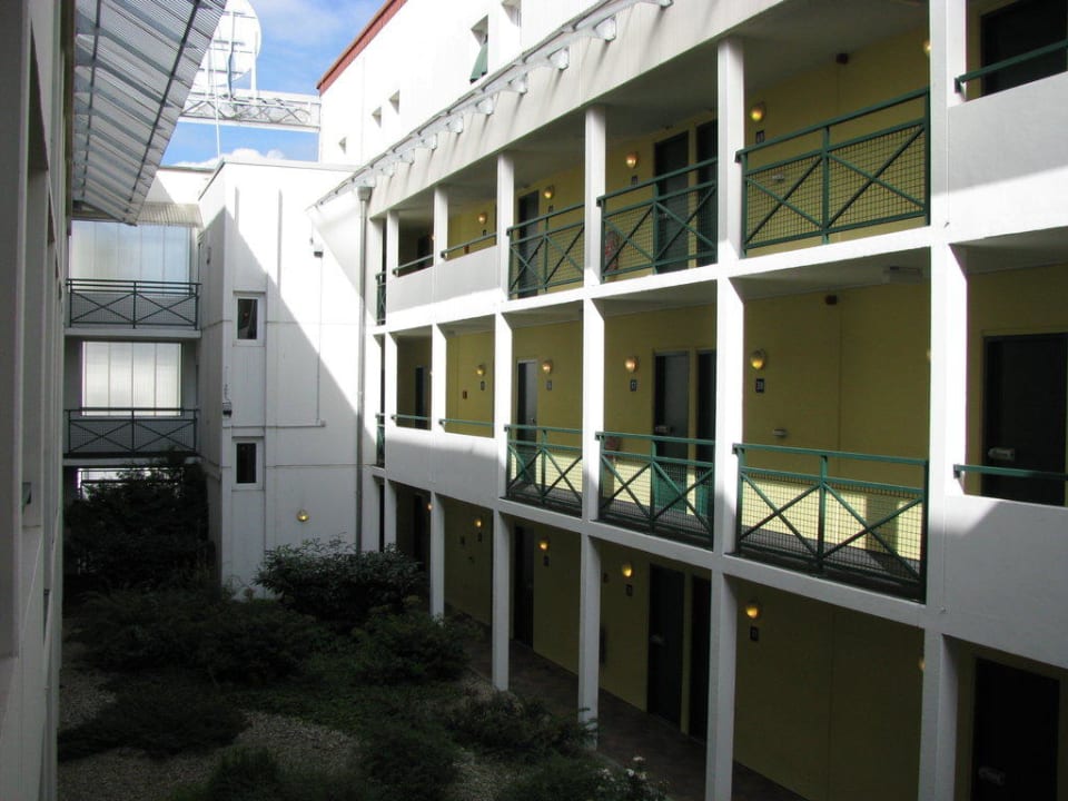 Innenhof B&B HOTEL Ingolstadt-Ost