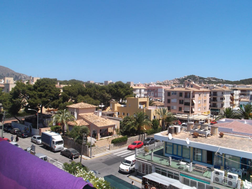 1.Seite Ausblick (2.Seite rechts = Pinienplatz) Hotel Bella Mar