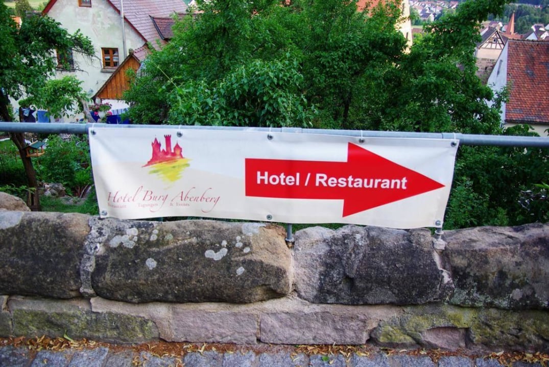 Zum Hotel Hotel Burg Abenberg