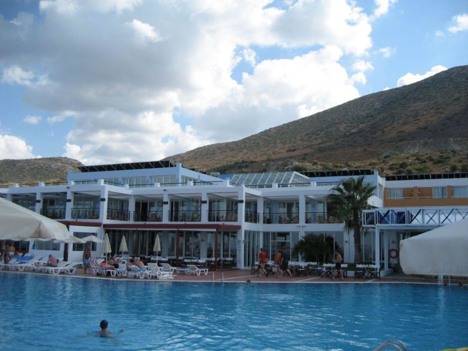Blick am oberen Pool Royal & Imperial Belvedere Resort