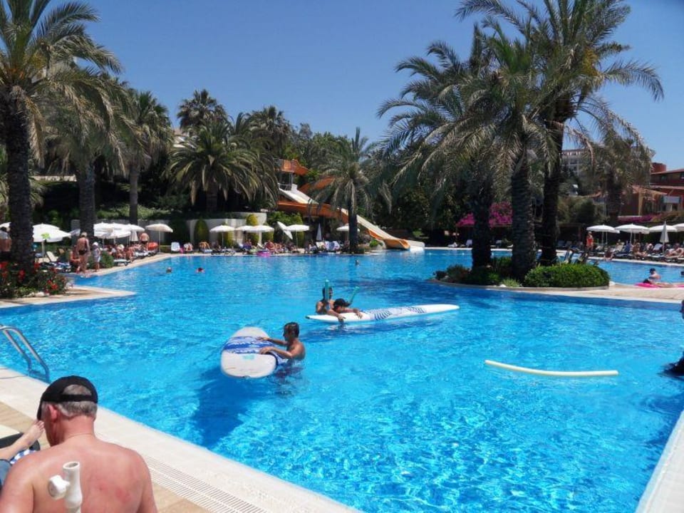 Pool games im Asteria. Side Star Elegance