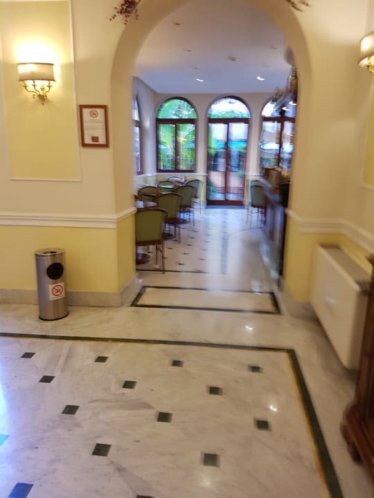 Lobby Hotel Astoria Garden