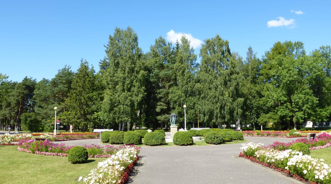 Einfahrt des Badehauses Hotel Hedon Spa