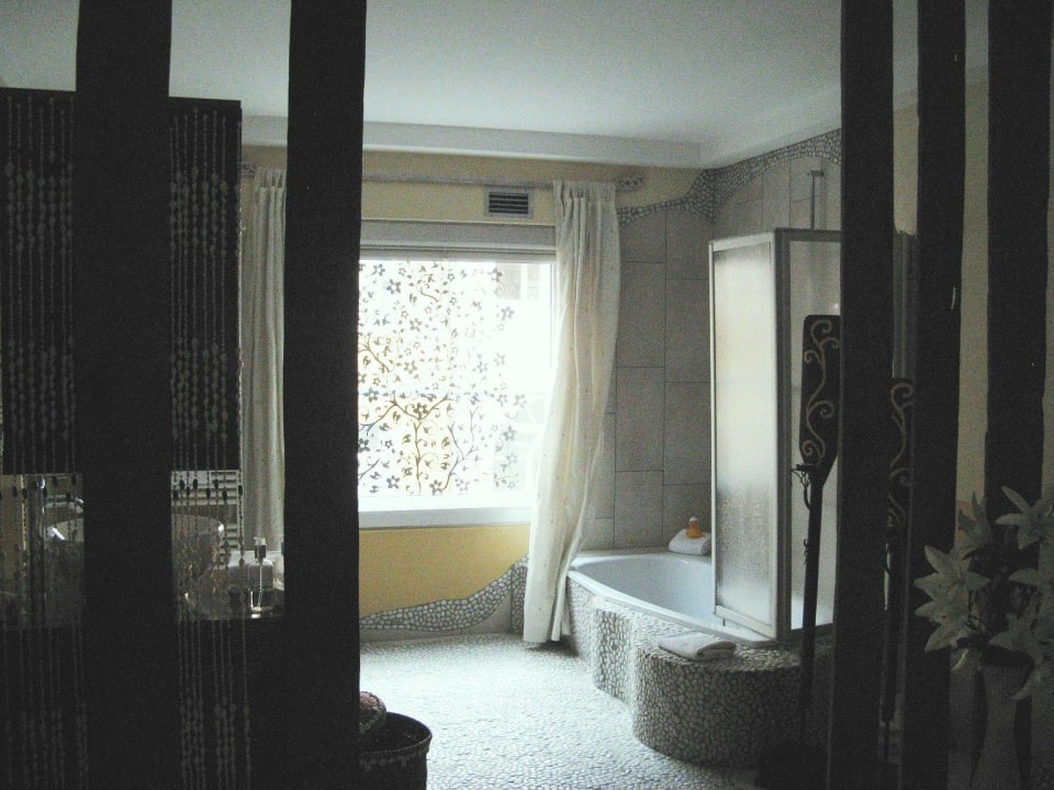 Badezimmer mit Fußbodenheizung June Six Hotel Hannover City