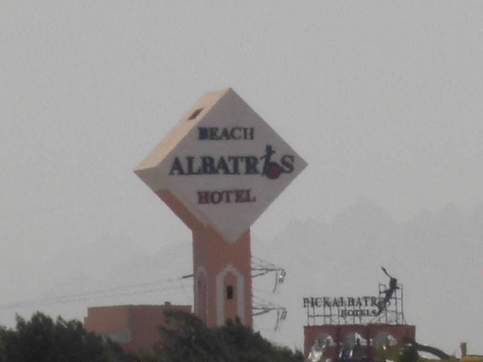 Schild Beach Albatros Resort