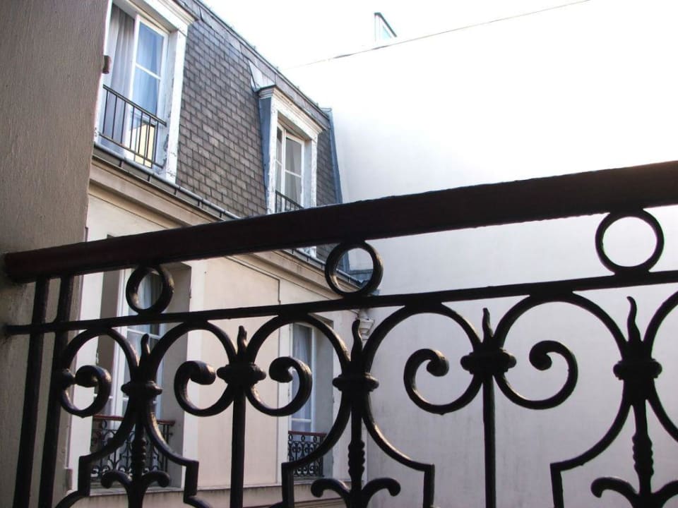 Blick in den Innenhof Hotel Bellevue et du Chariot d'Or