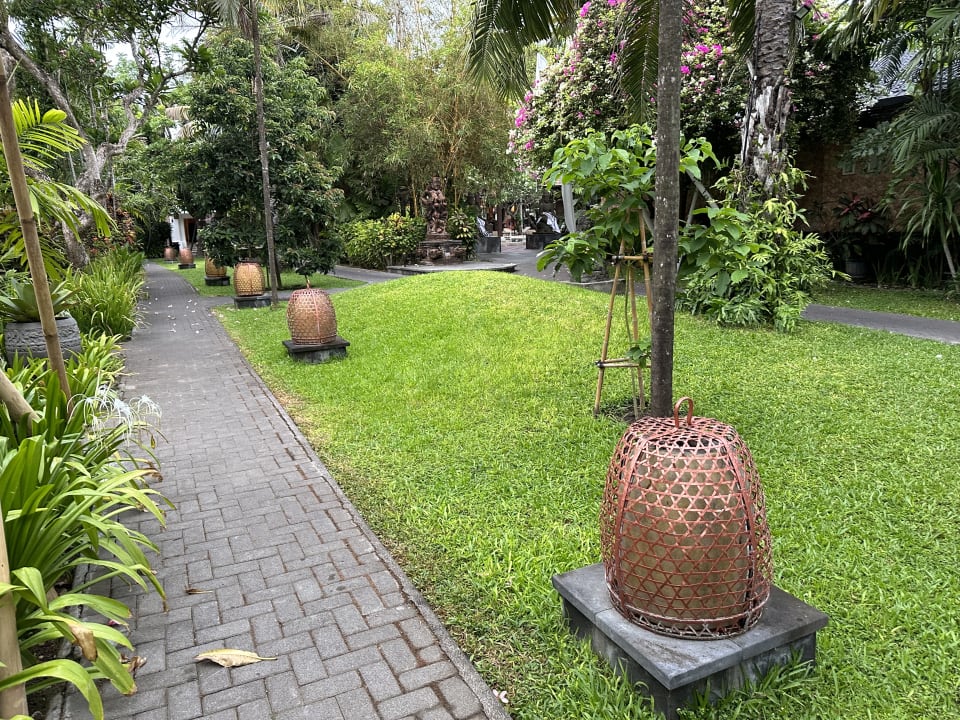 Gartenanlage Puri Santrian