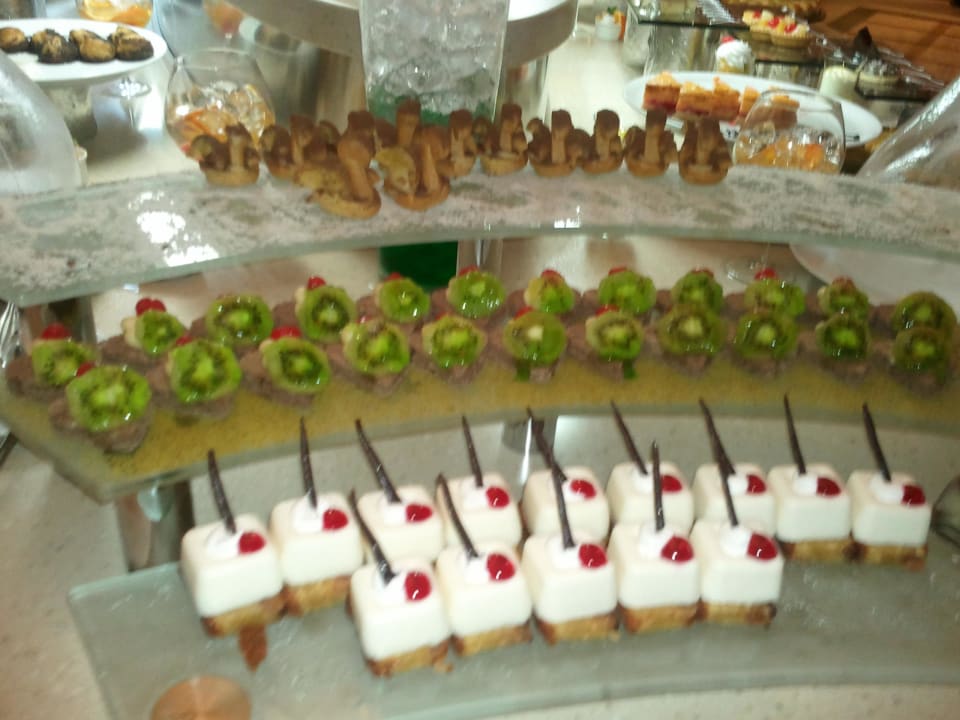 Das Nachtisch-Buffet Arum Barut Collection