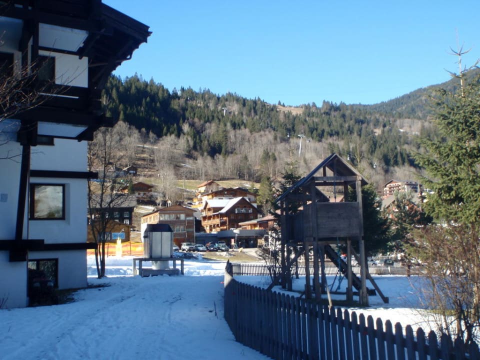 Spielplatz hinter dem Hotel Sporthotel Beck