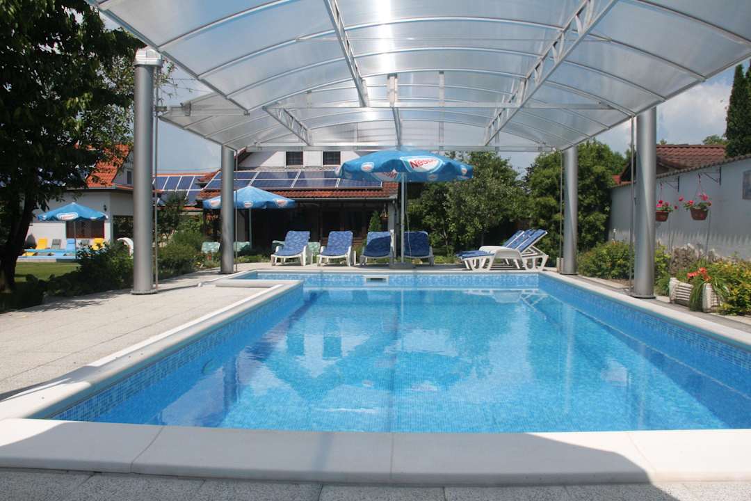 Solargeheizter Swimmingpool Ferienanlage Familie Csorba