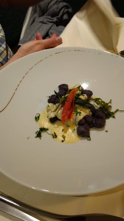 Vorspeise (violette Gnochi) Hotel Rosengarten