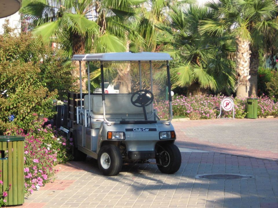 Club-Car zur Gepäckbeförderung zum Zimmer VONRESORT Golden Beach