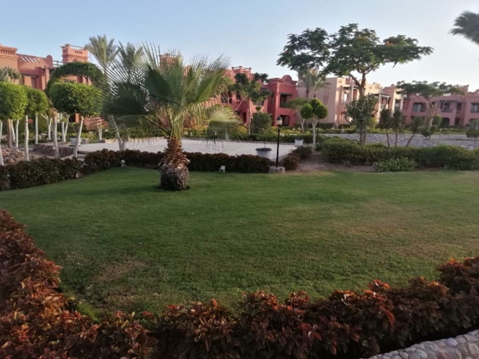 Außenansicht Charmillion Gardens Aquapark