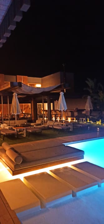 Pool Pilot Amphora Boutique Hotel