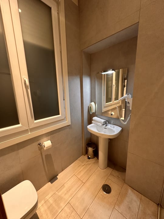 Zimmer Hostal Cervelo