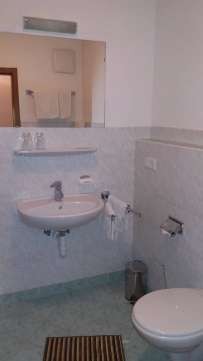Badezimmer Gasthof Burgfrieden