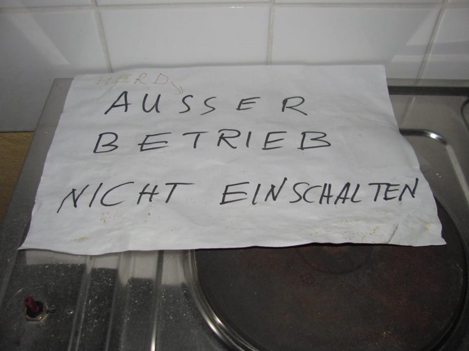 Küchenzeile Zwischenraum - defekt Hotel Pension Streuhof Berlin