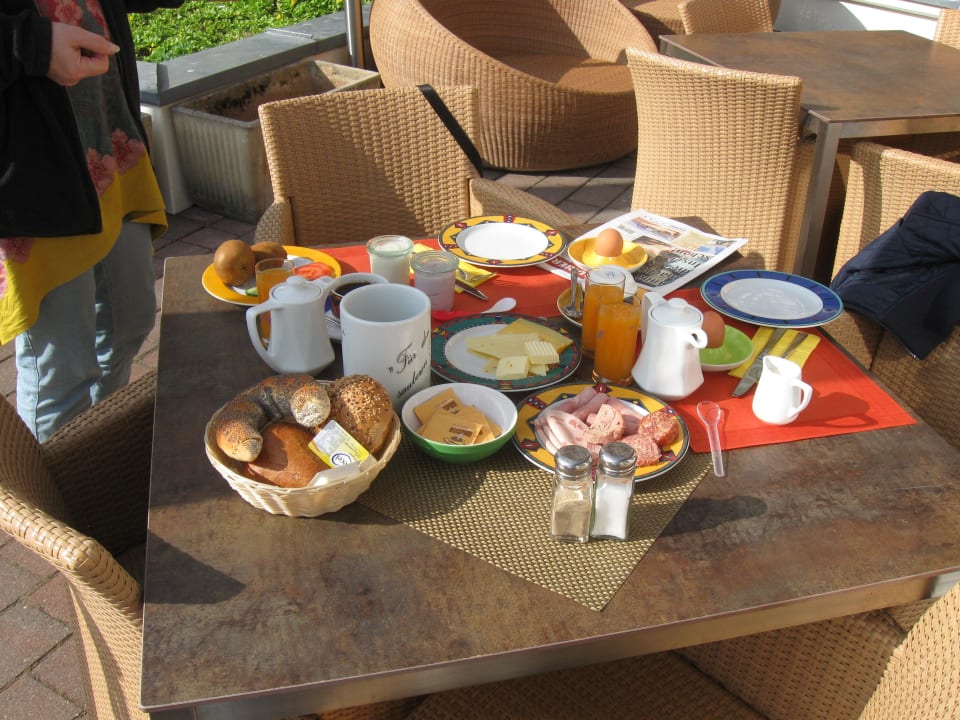 Frühstück im Restaurant Villa Sommerfreude