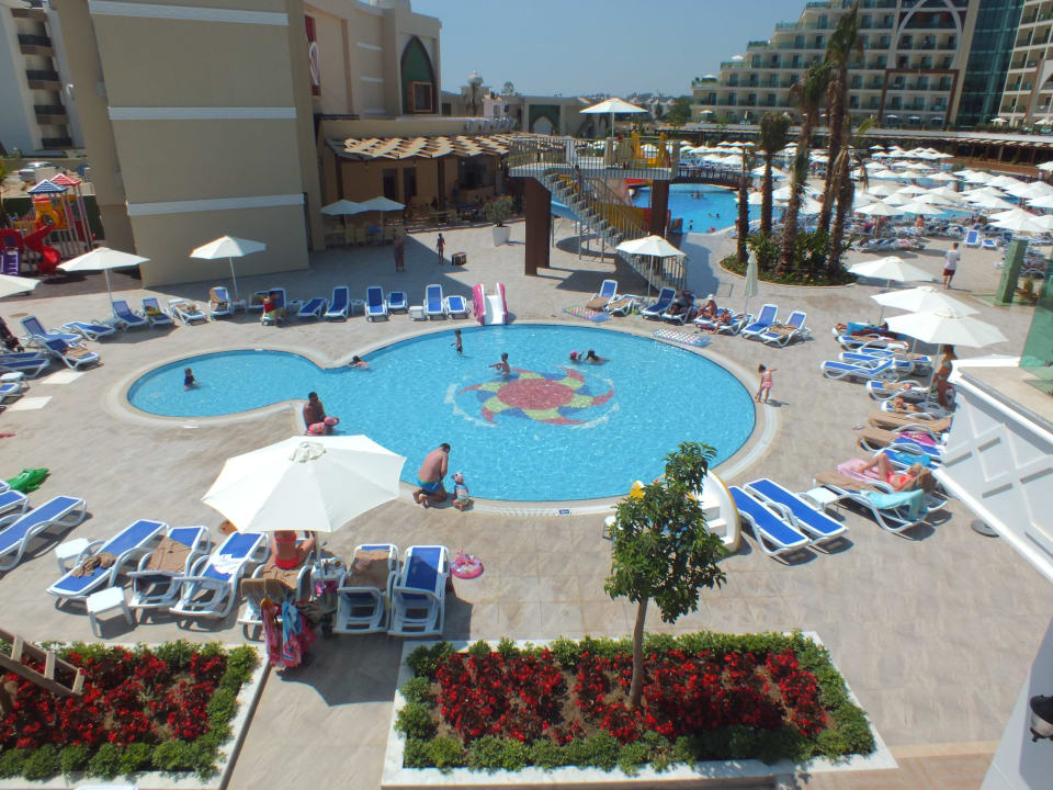 Ein Blick von der Lobbyterrasse Alan Xafira Deluxe Resort & Spa