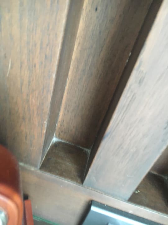 festsitzender Staub in jeder Ecke Cape Panwa Hotel