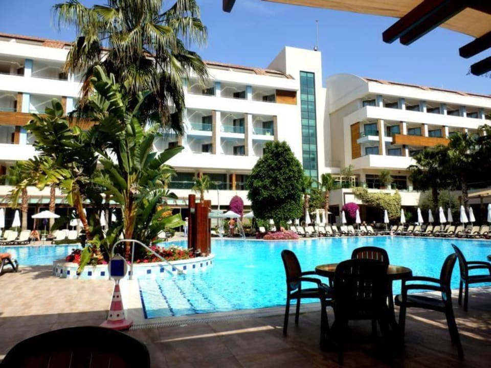 Pudelwohl  Zone Port Side Resort Hotel