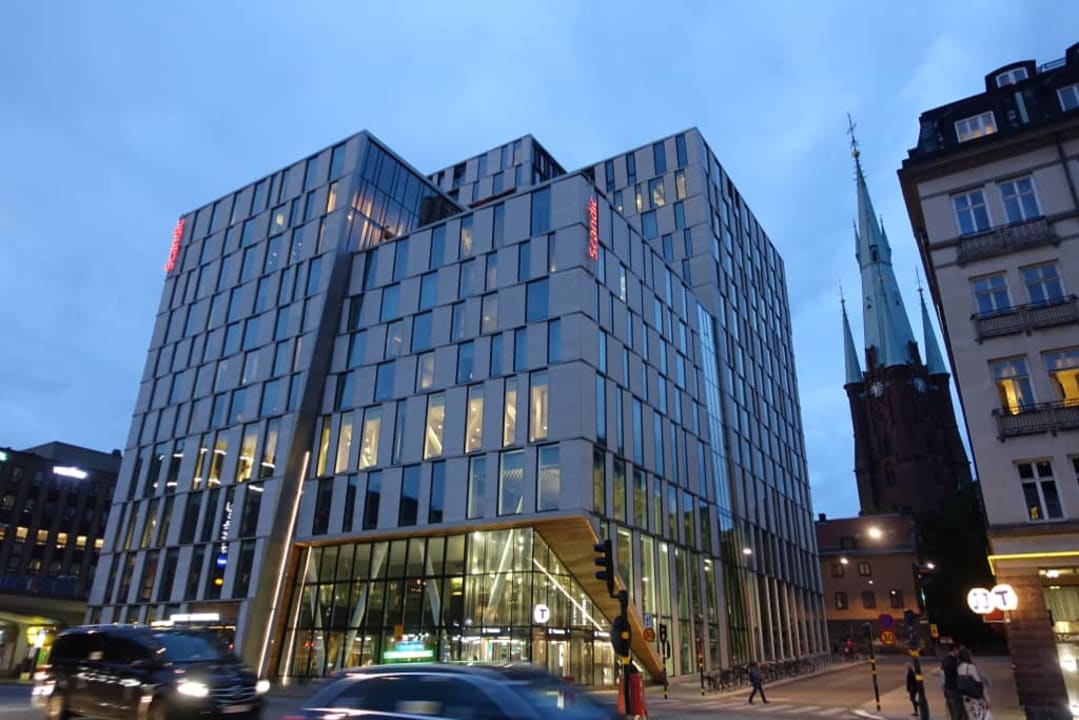 Hotel z zewnątrz Hotel Scandic Continental