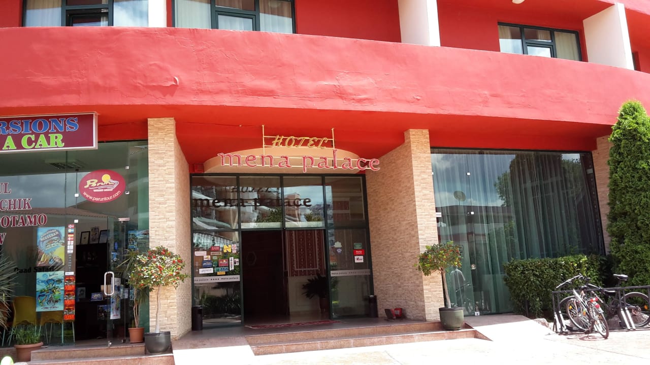 Eingang des Hotels Hotel Mena Palace