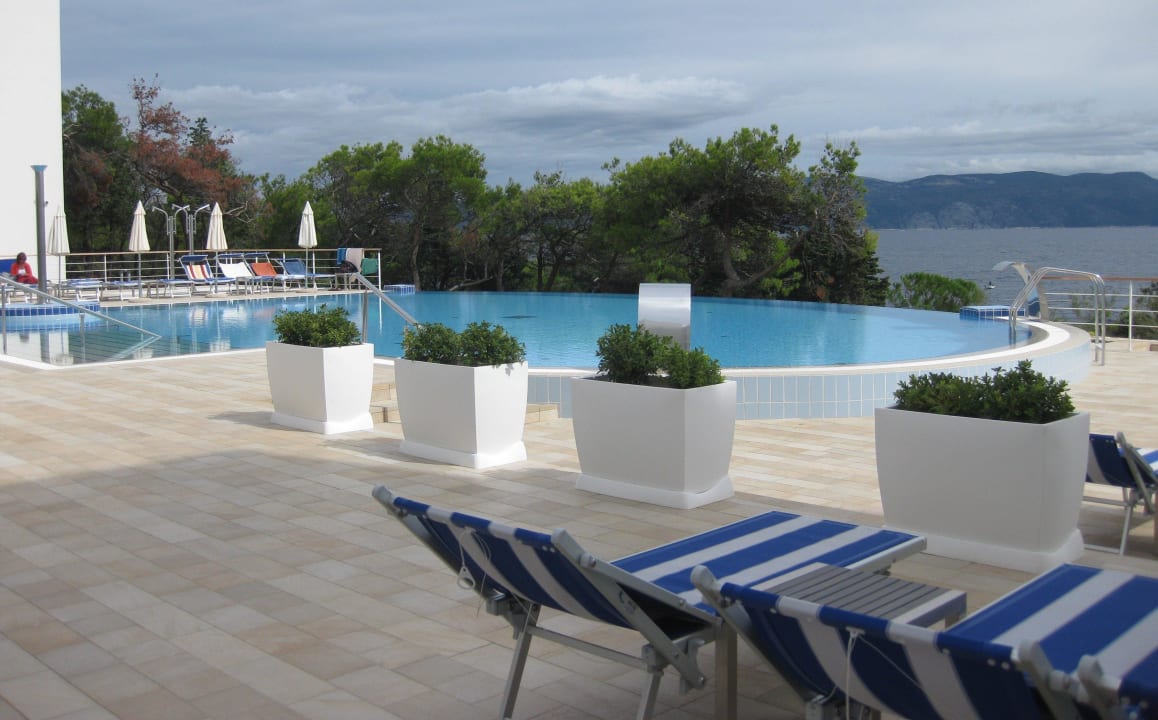 Seitlicher Poolausblick Valamar Sanfior Hotel & Casa