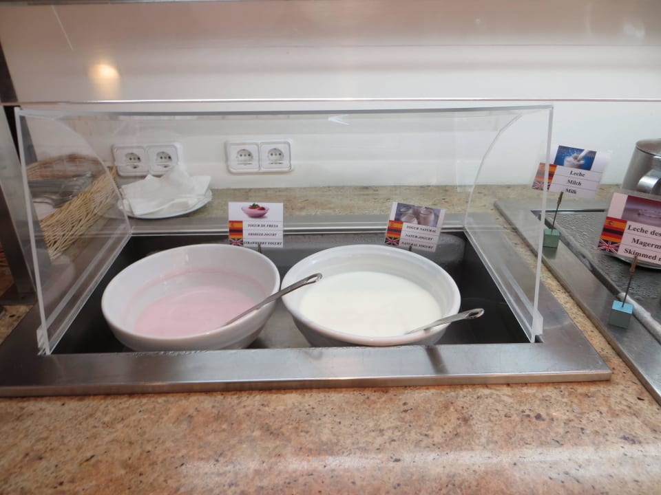 Teile des Frühstücksbuffets Aparthotel Playa Dorada