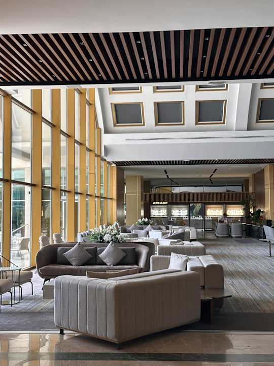 Lobby Hotel Miracle Resort