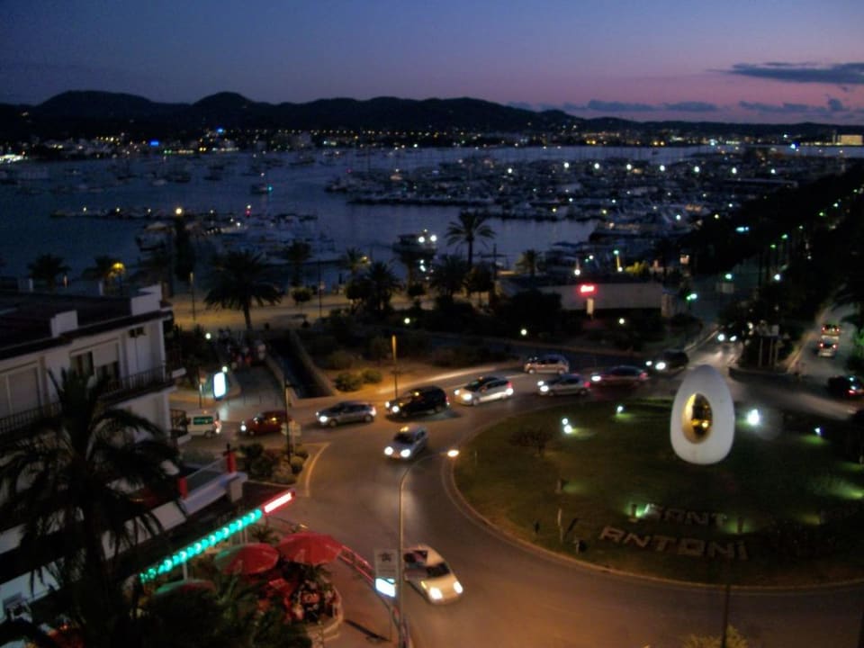 Ausblick zum Hafen Hotel Vibra District