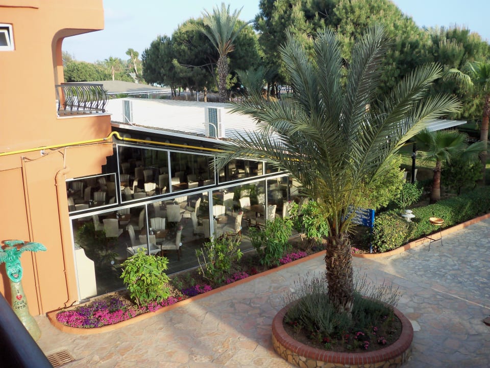 Lunch time Club Turtas Beach Hotel