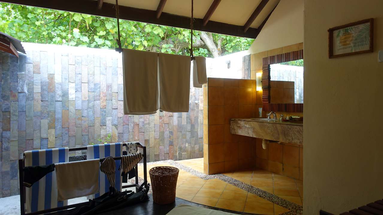 Zimmer Filitheyo Island Resort