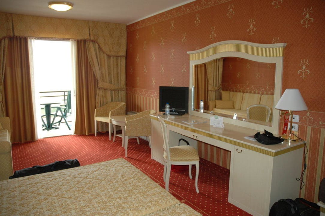 Schreibtisch, Minibar Hotel Majestic Palace