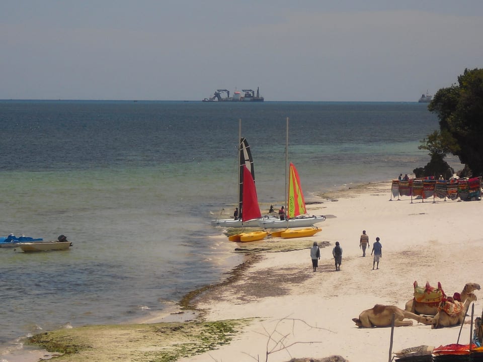 Strand Bahari Beach Hotel