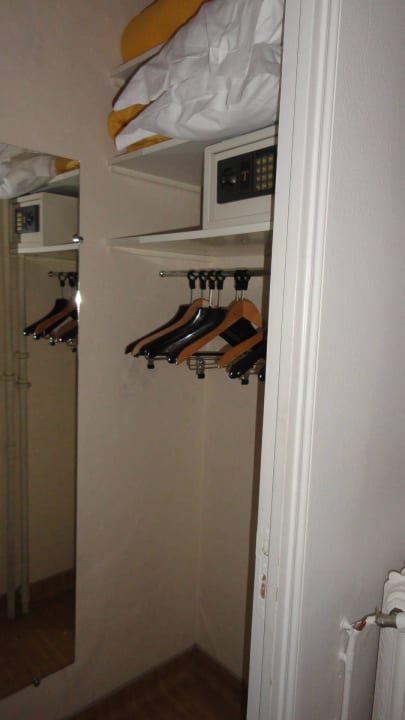 "Kleiderschrank" Hotel Eden Montmartre
