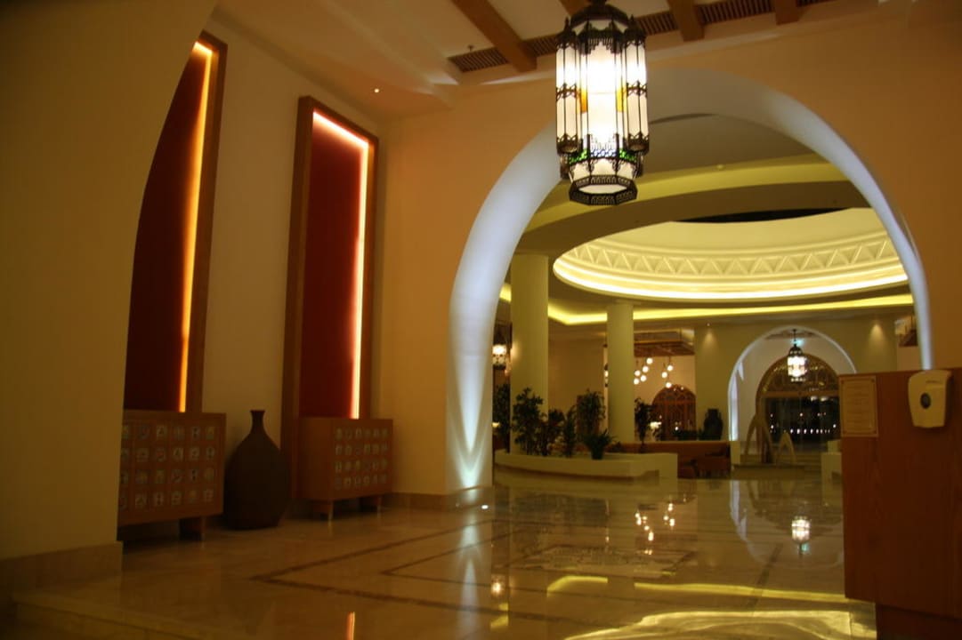 Zur Lobby Hilton Marsa Alam Nubian Resort