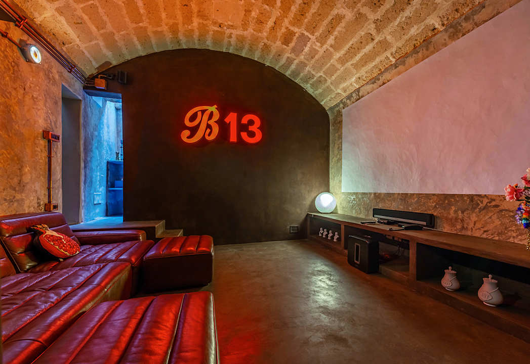 Sonstiges Castle Elvira - The Castle & The Cottage