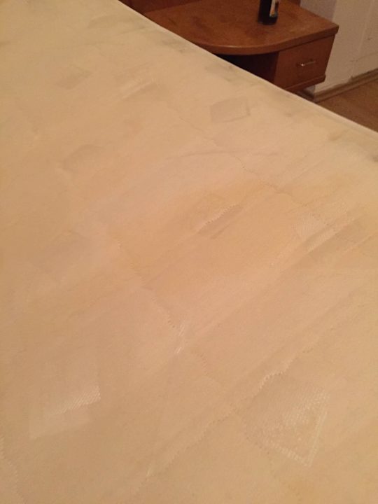 Gammlige Matratze Hotel Goldener Hirsch