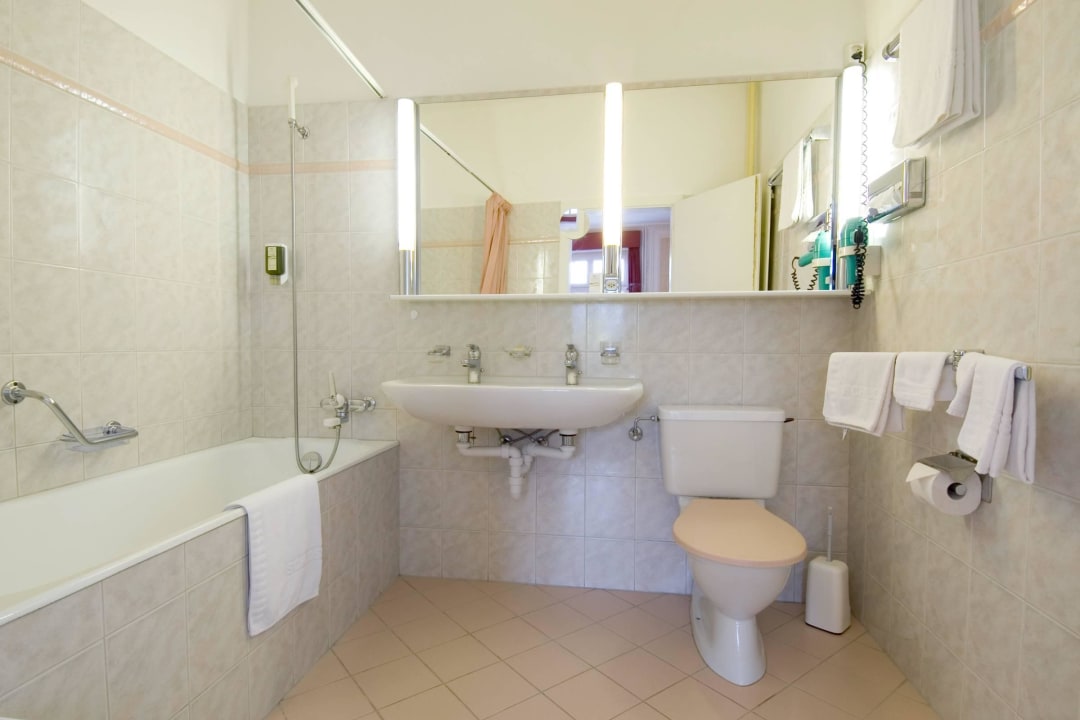 Schlosszimmer Bad Hotel Schloss Ragaz