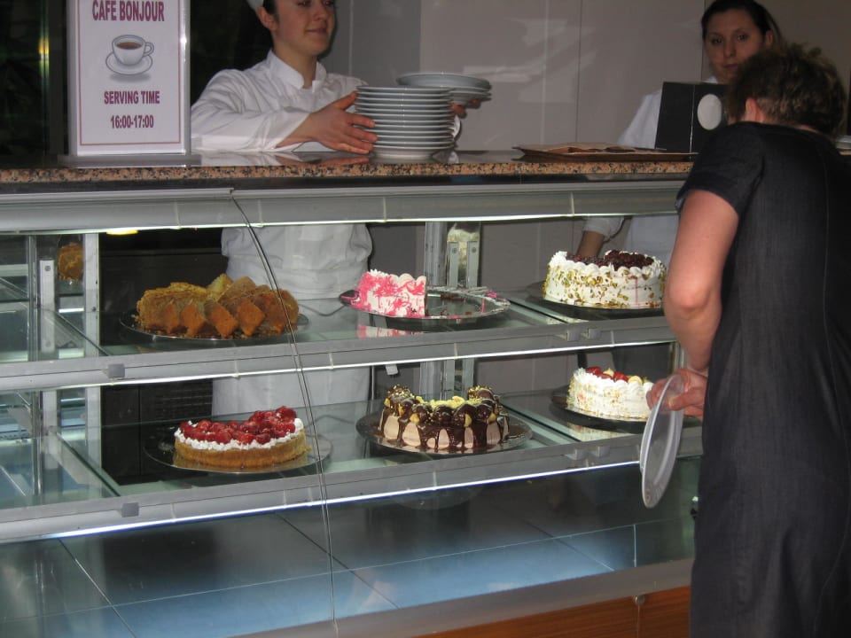 Kuchen Limak Lara Deluxe Hotel & Resort