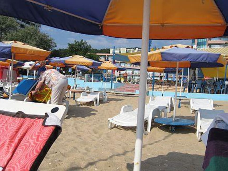 Strand mit Liegen Park Hotel Golden Beach