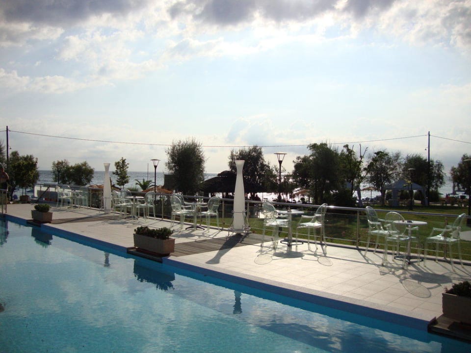 Becken mit Springbrunnen alltoura Club Hotel Poseidon Palace