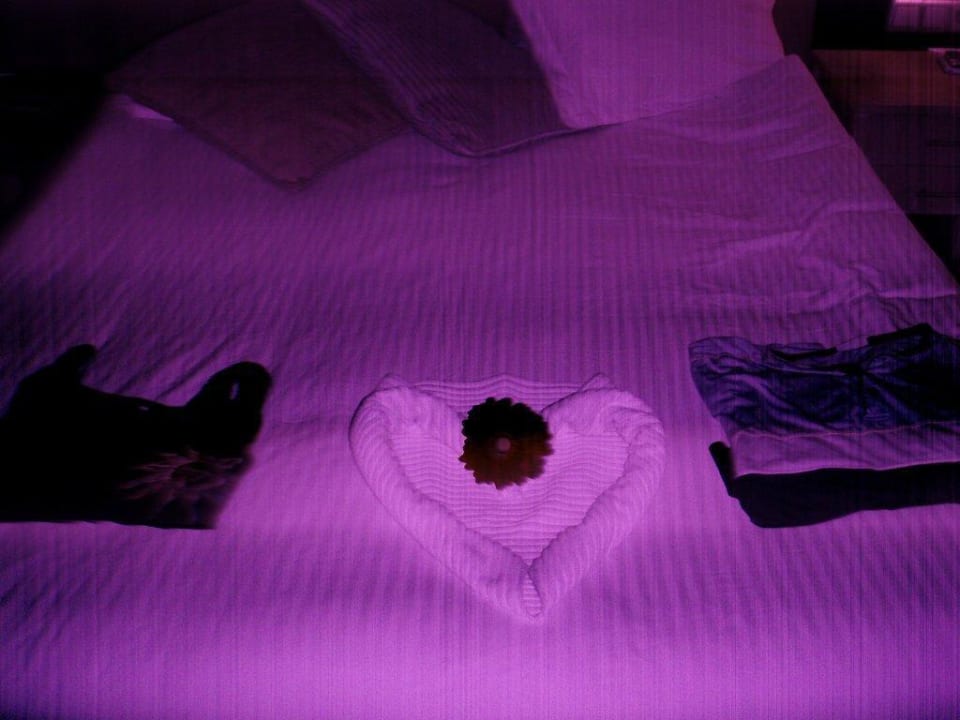 Liebevolle Deko der Zimmermädchen Royal Wings Hotel